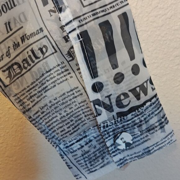 Forever 21 Shirt Womens Medium Black White Newsprint Button Up Sheer Blouse Top - Picture 8 of 12